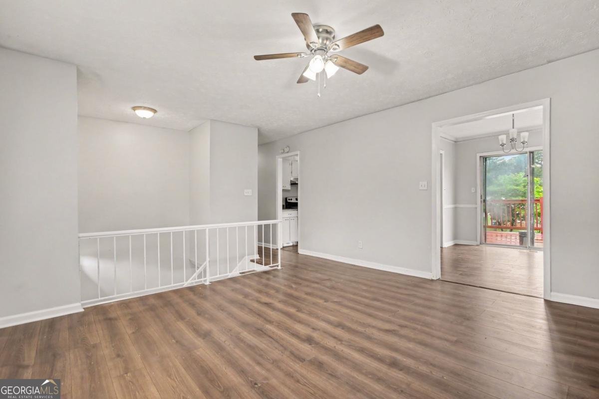 2120 Sandgate Circle Atlanta - Photo 9