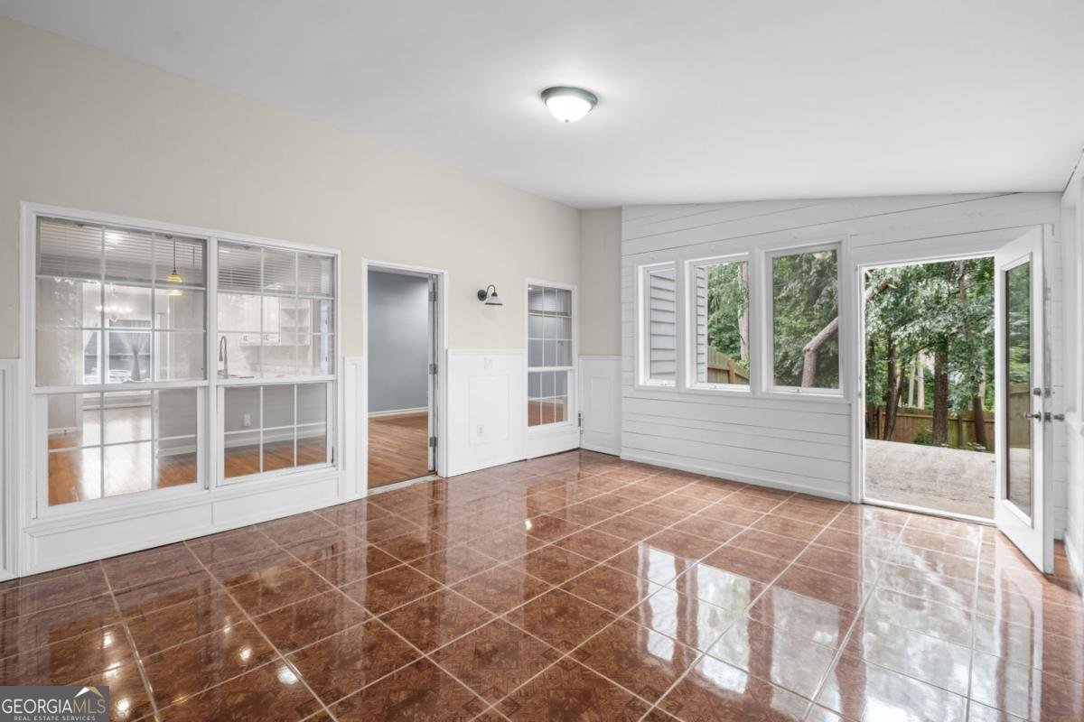 2660 Peregrine Court Suwanee - Photo 17