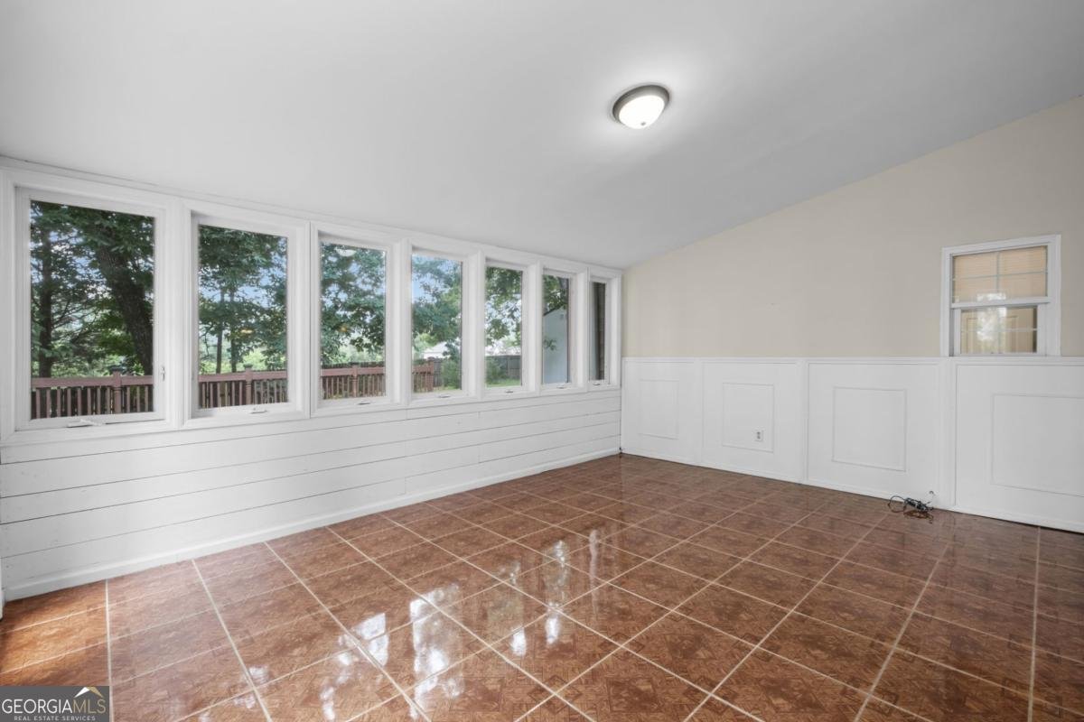2660 Peregrine Court Suwanee - Photo 18