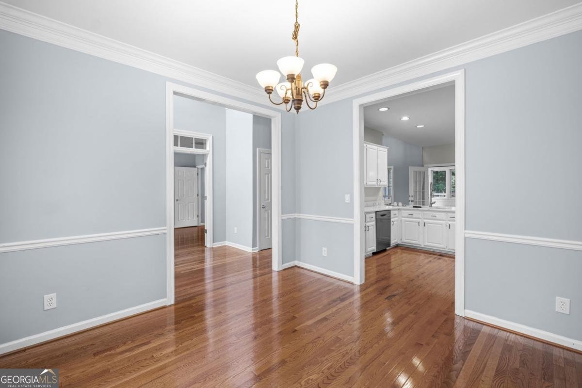 2660 Peregrine Court Suwanee - Photo 7