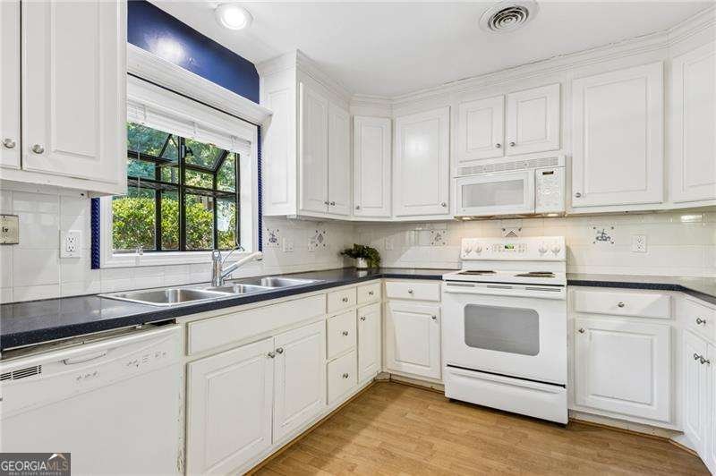 4250 D'Youville Trace Atlanta - Photo 18