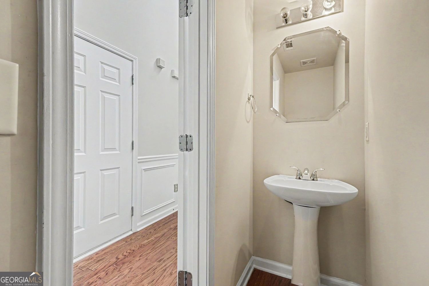 372 Creek Manor Suwanee - Photo 7