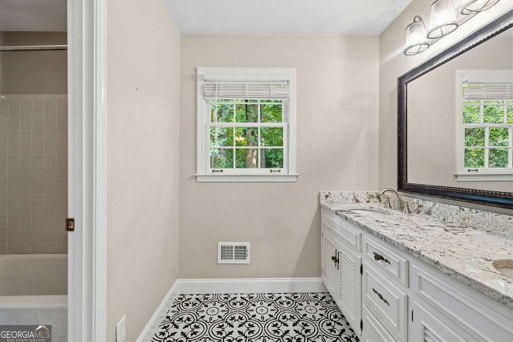 4943 Vernon Oaks Drive Dunwoody - Photo 27