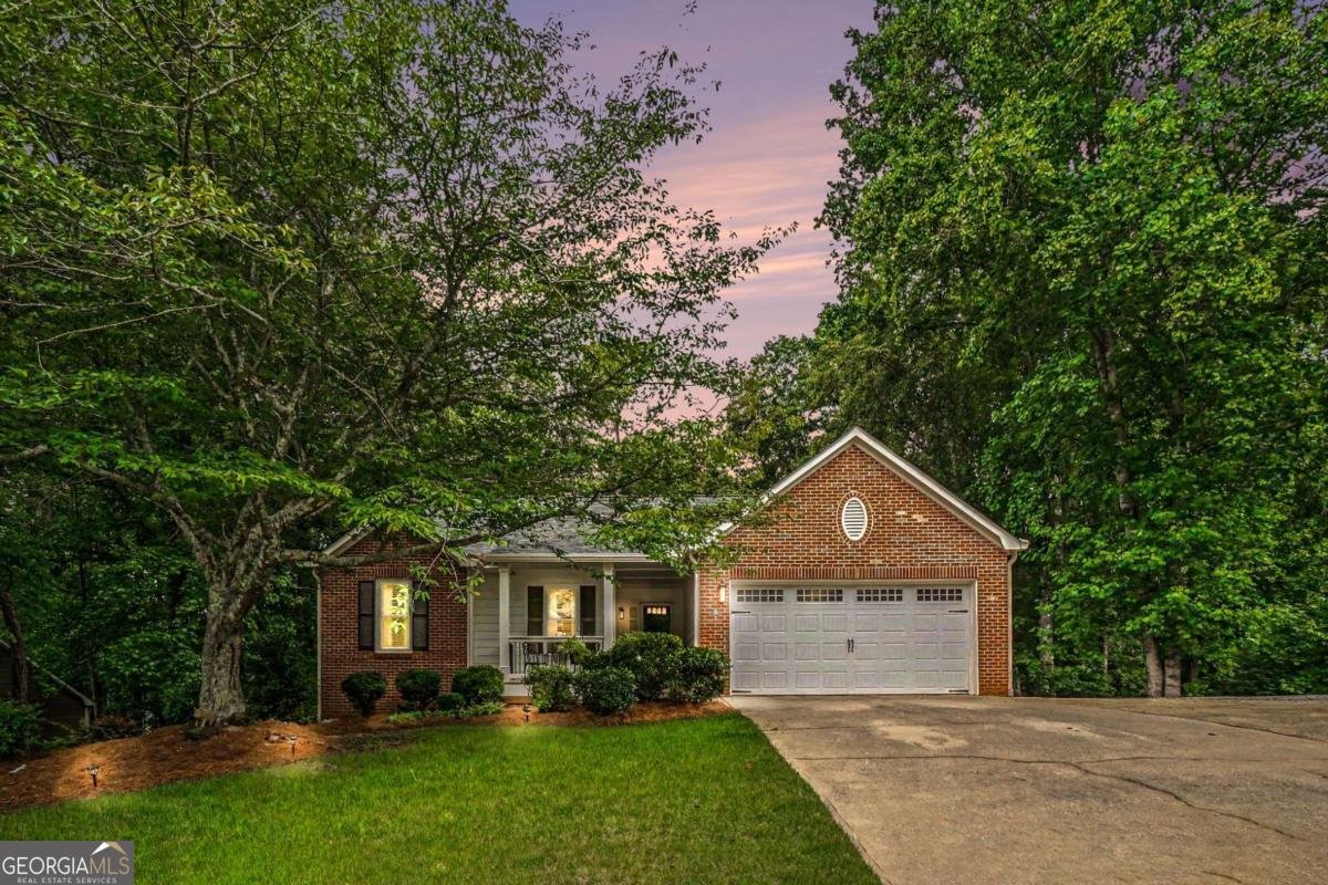 6008 Woodcreek Drive Woodstock - main photo