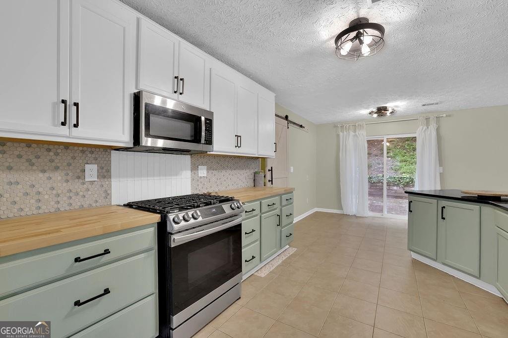 8011 Huntcliff Road Woodstock - Photo 5