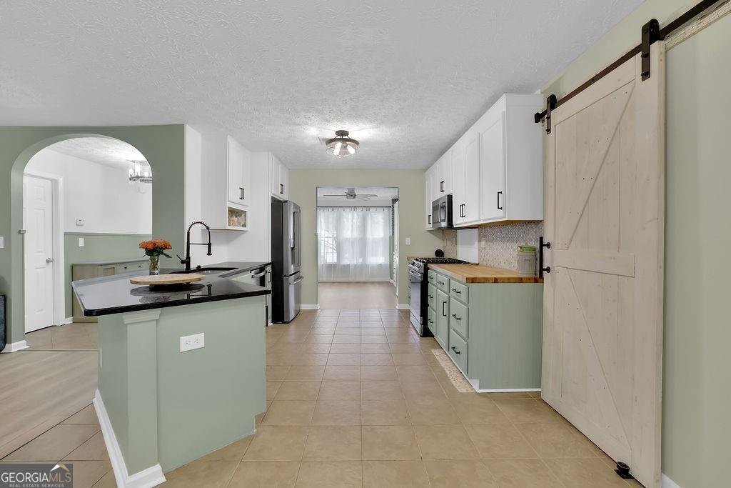 8011 Huntcliff Road Woodstock - Photo 7