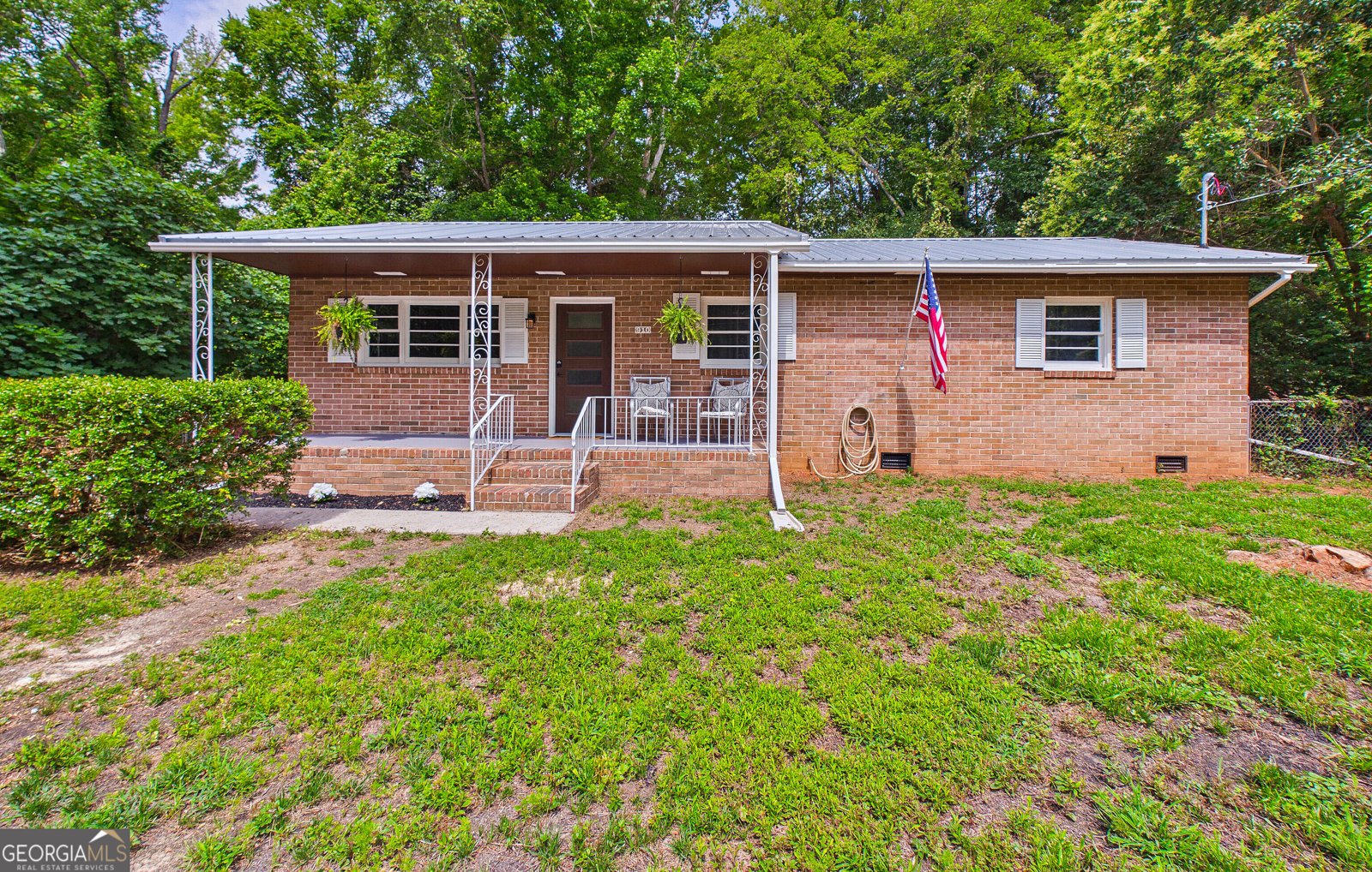 910 Perry Drive Macon - main photo
