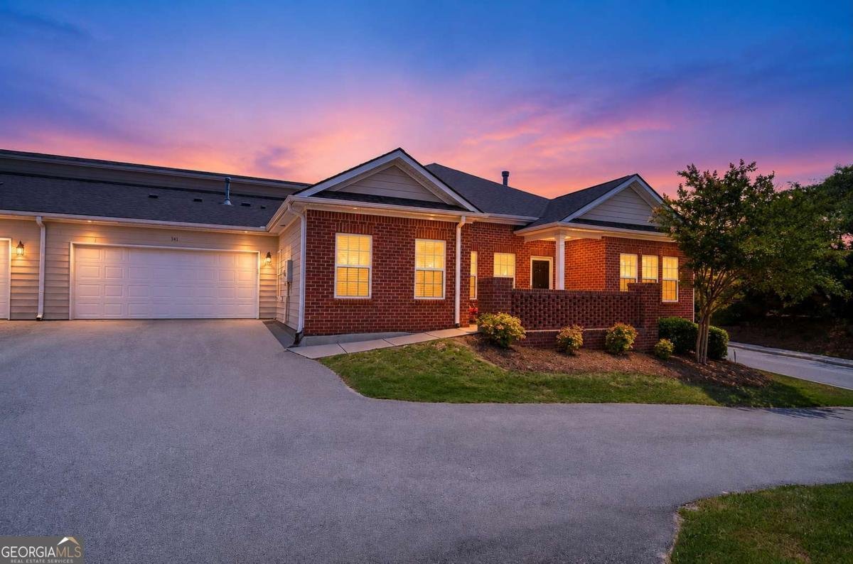 341 Villa Park Circle Stone Mountain - main photo
