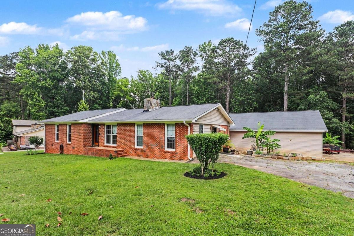 238 Wedgewood Circle Newnan - main photo