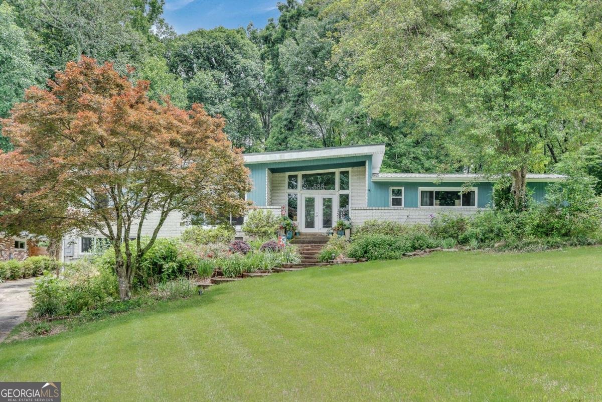 588 Kenilworth Circle Stone Mountain - main photo