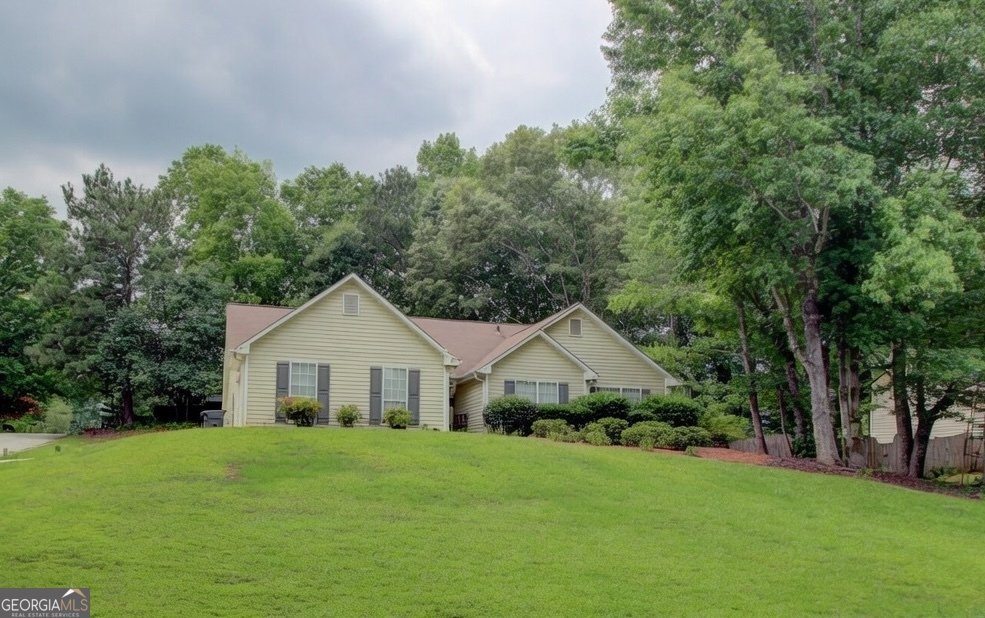 195 Manor Oak Drive Covington - main photo