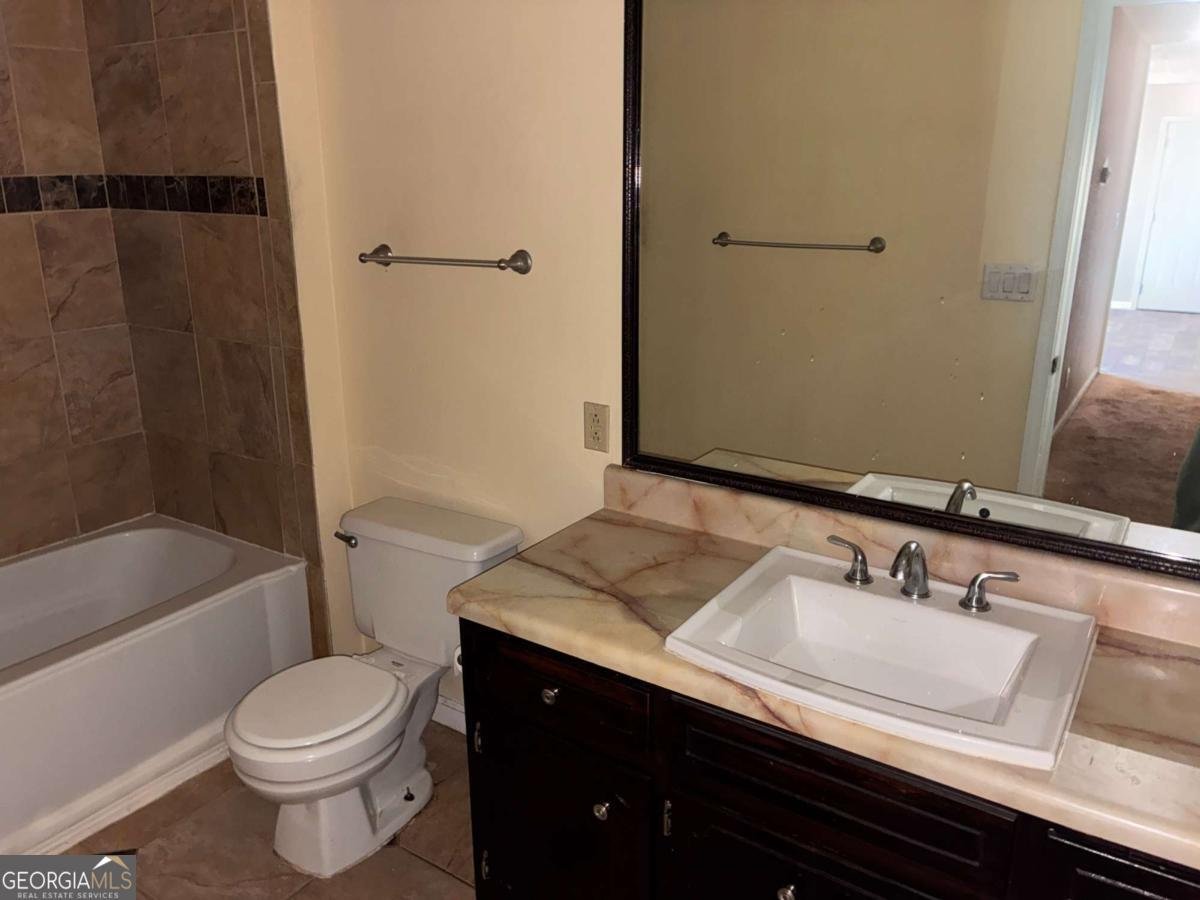 667 King Road Stone Mountain - Photo 10