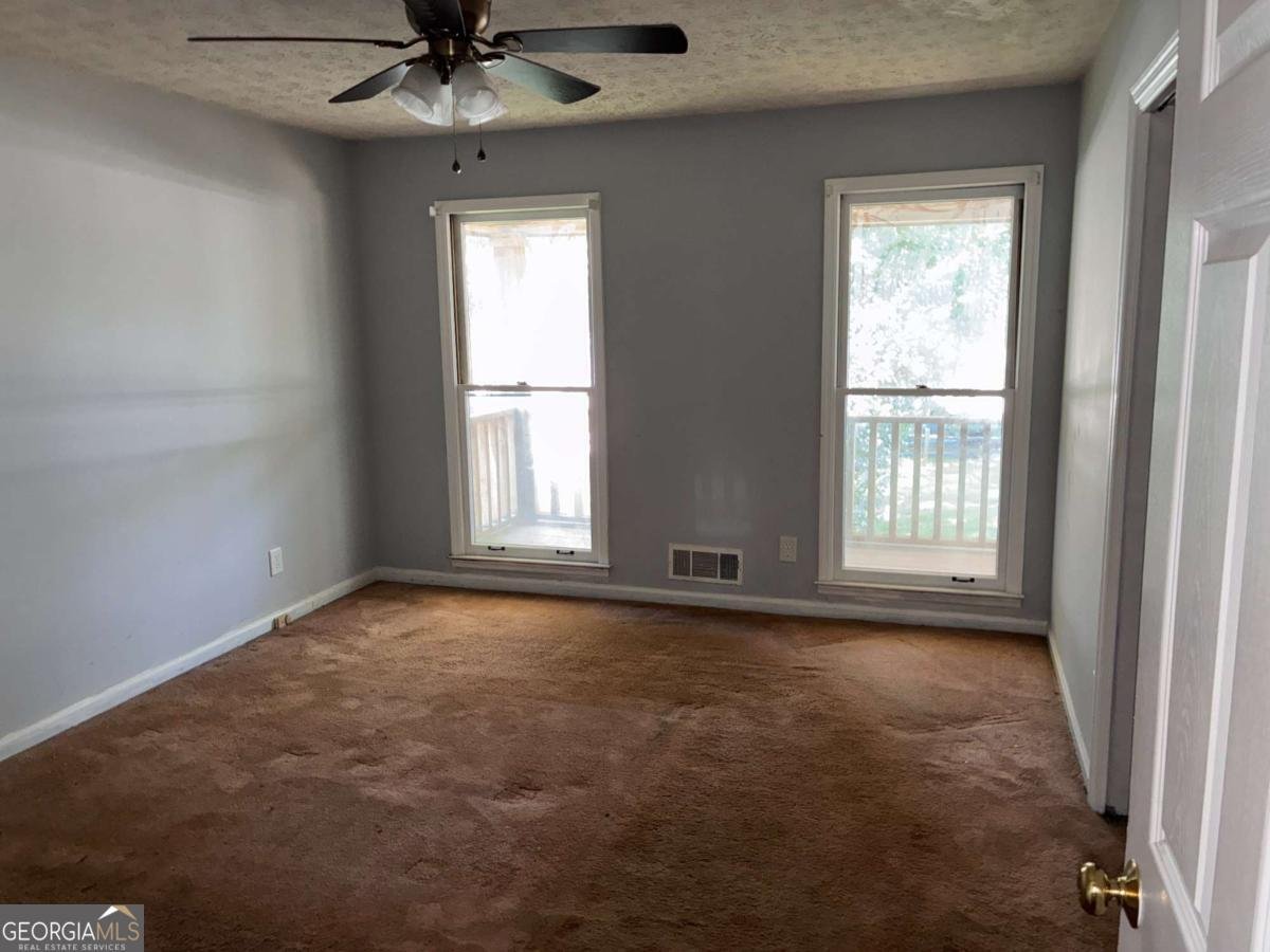 667 King Road Stone Mountain - Photo 9