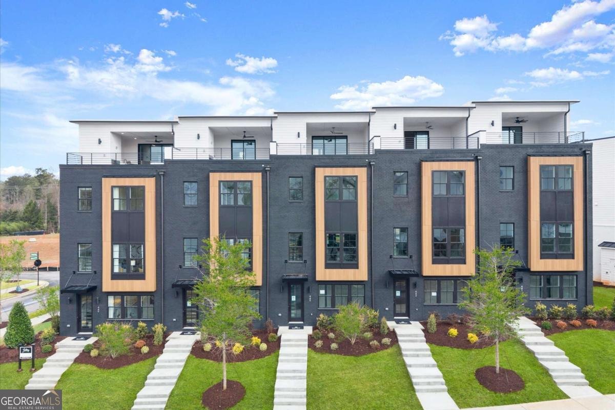445 Mezzo Lane Alpharetta - main photo