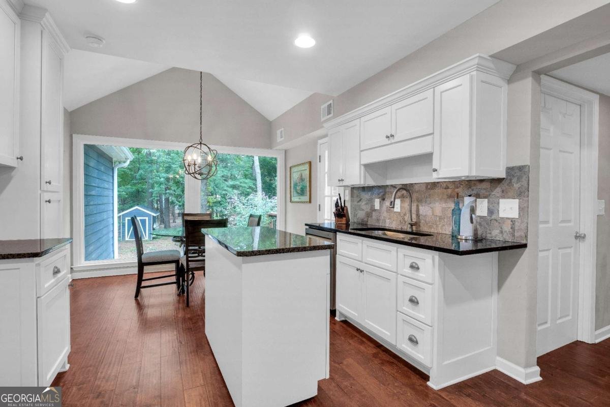 5587 Patrick Court Peachtree Corners - Photo 32
