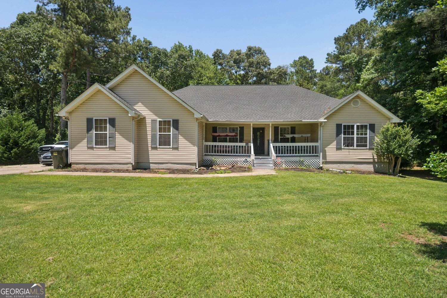 408 Strathmore Drive Sharpsburg - main photo