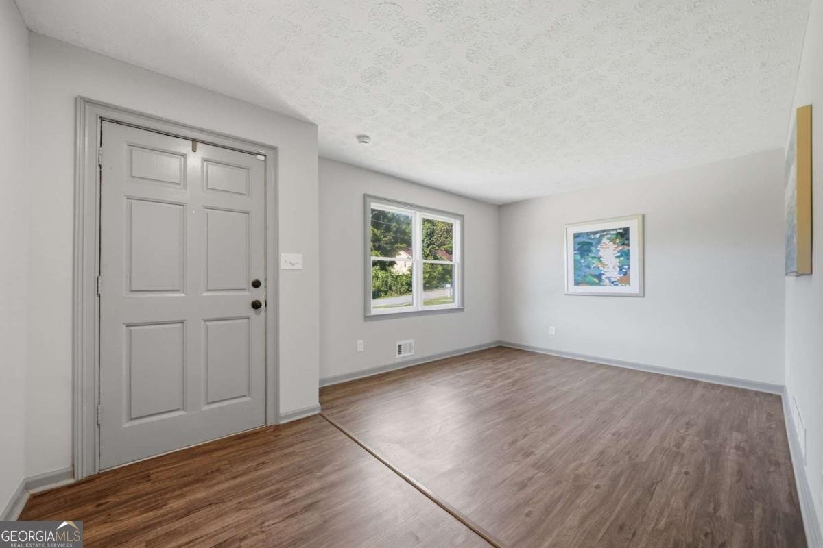 1484 Dupree Road Woodstock - Photo 7