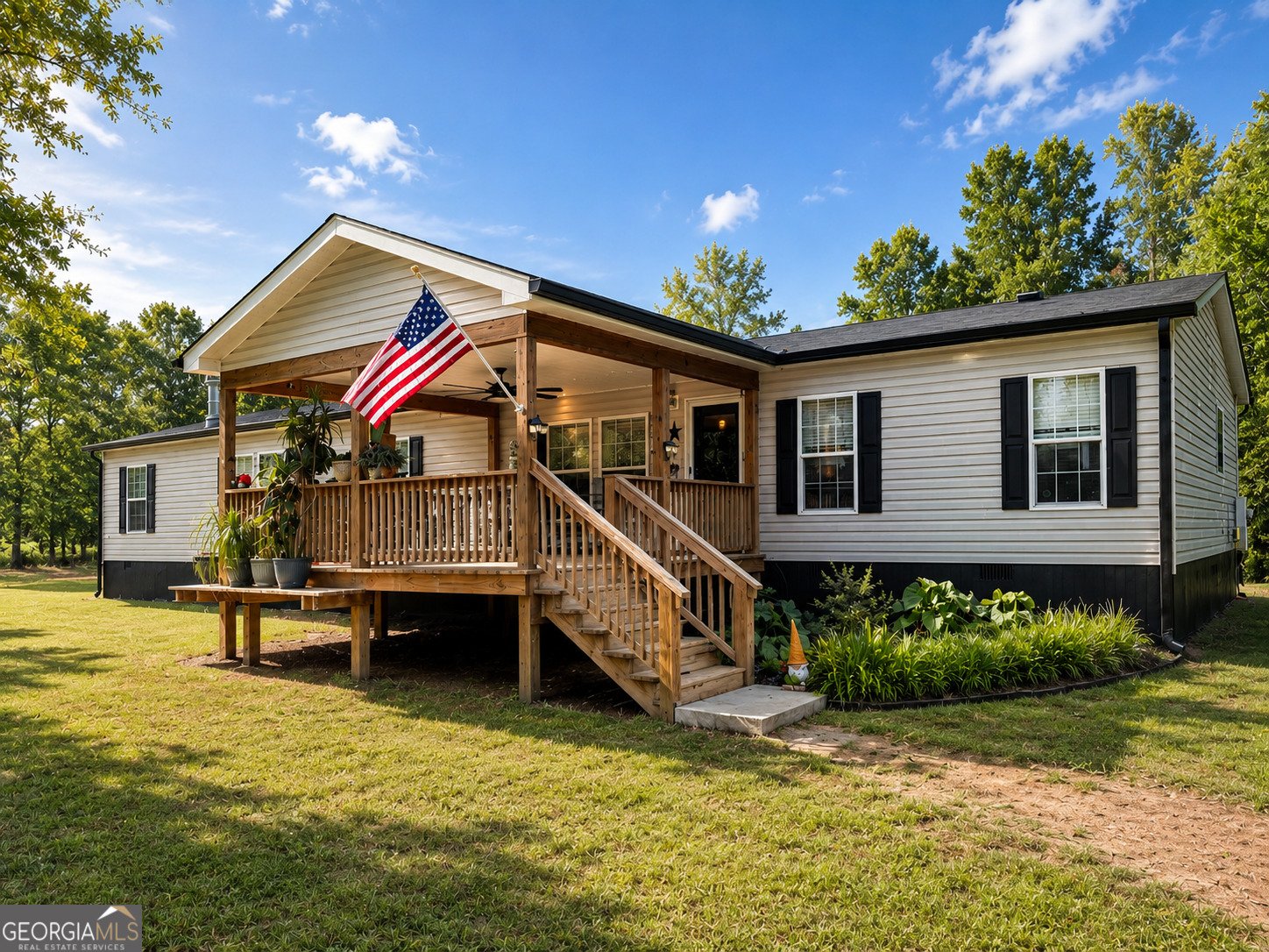205 Hope Drive Comer - main photo