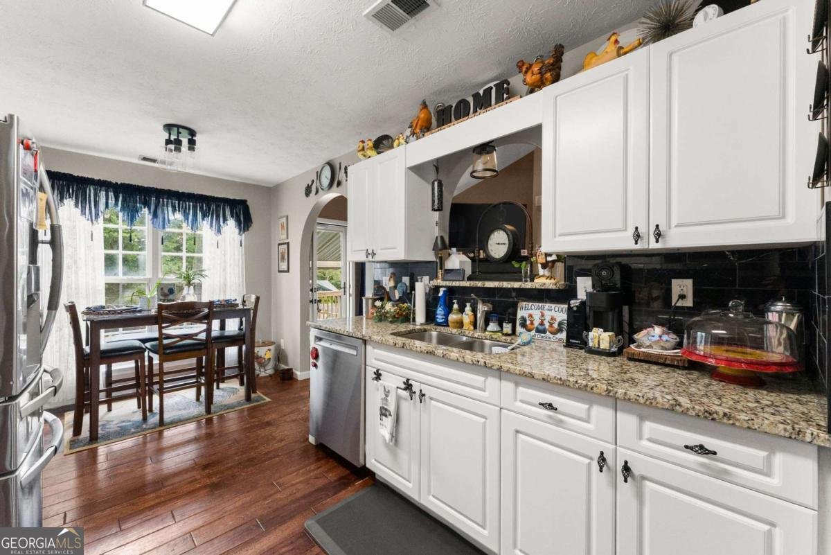 233 Cambridge Drive Loganville - Photo 12