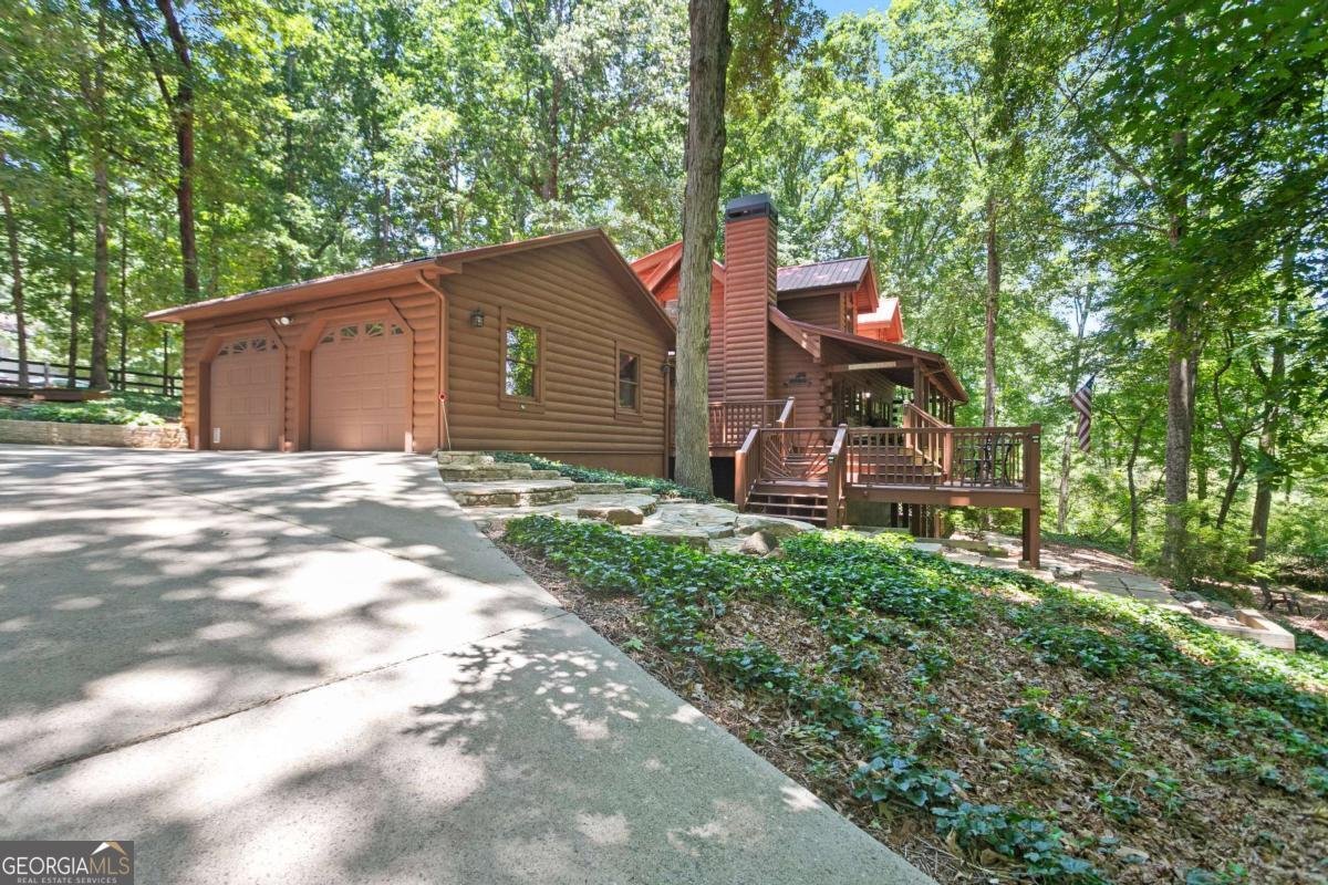 6515 Namon Wallace Drive Cumming - main photo