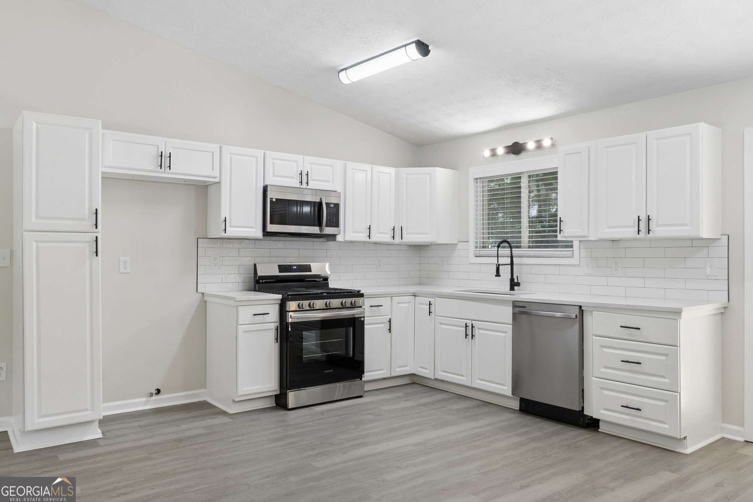 708 Greenhedge Drive Stone Mountain - Photo 10