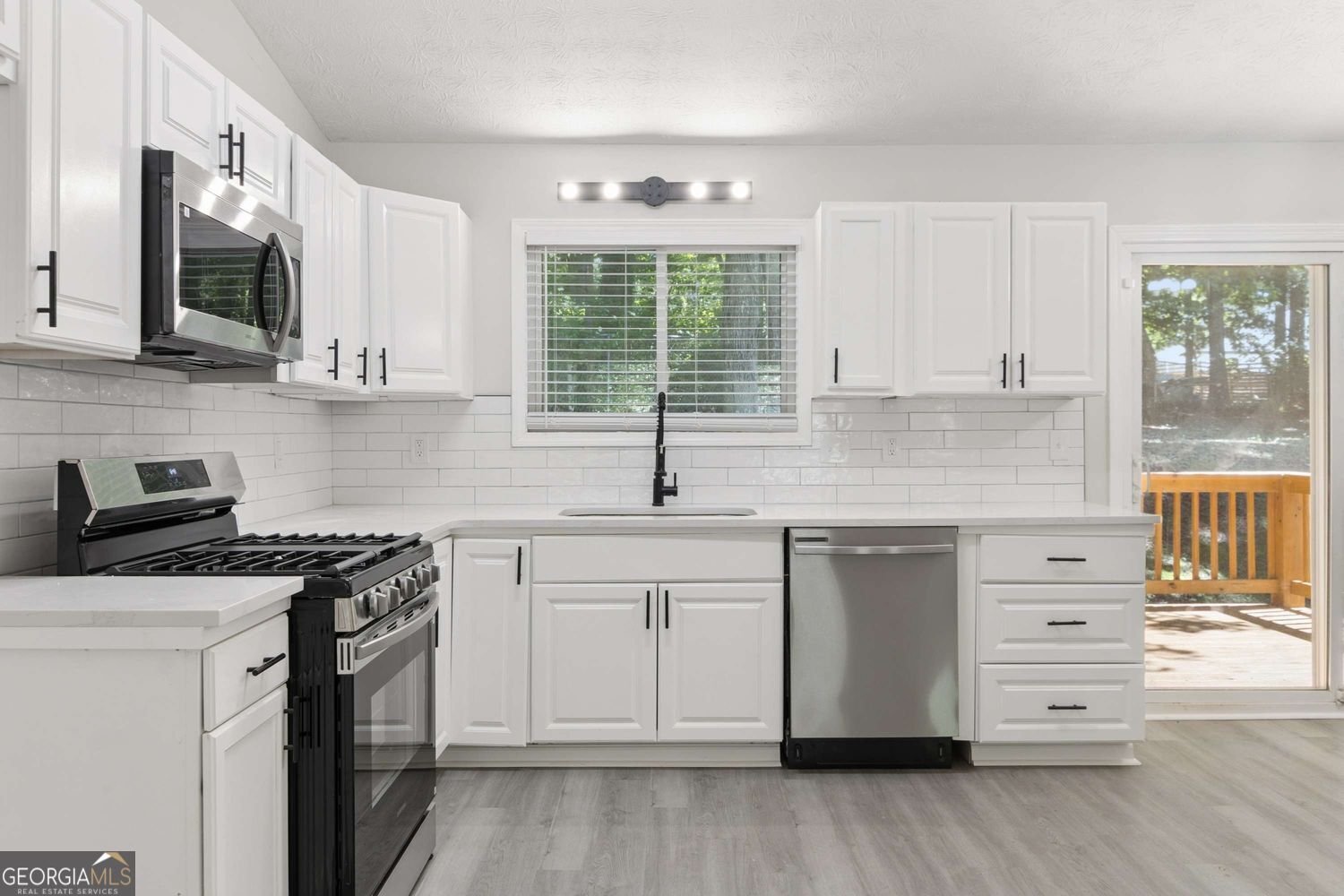 708 Greenhedge Drive Stone Mountain - Photo 11