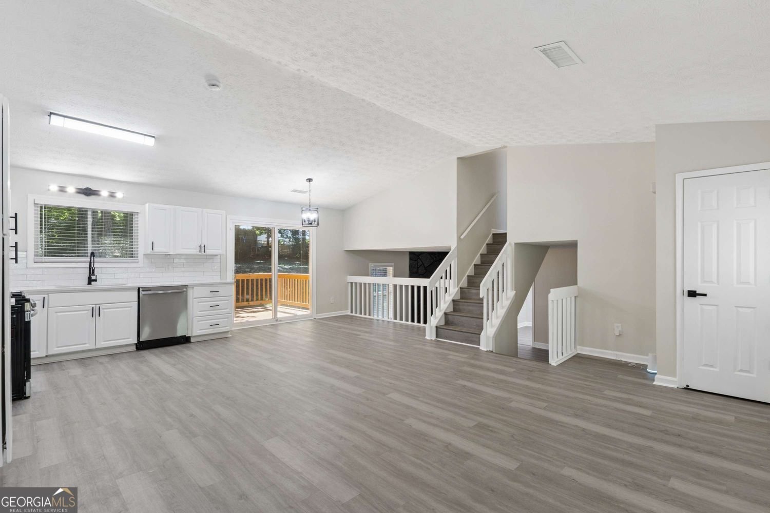 708 Greenhedge Drive Stone Mountain - Photo 6