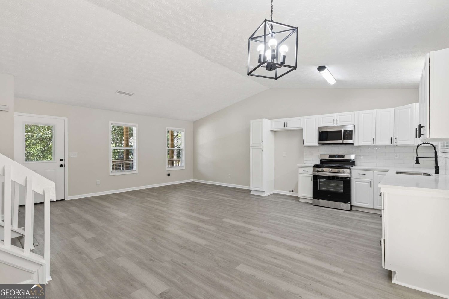 708 Greenhedge Drive Stone Mountain - Photo 8