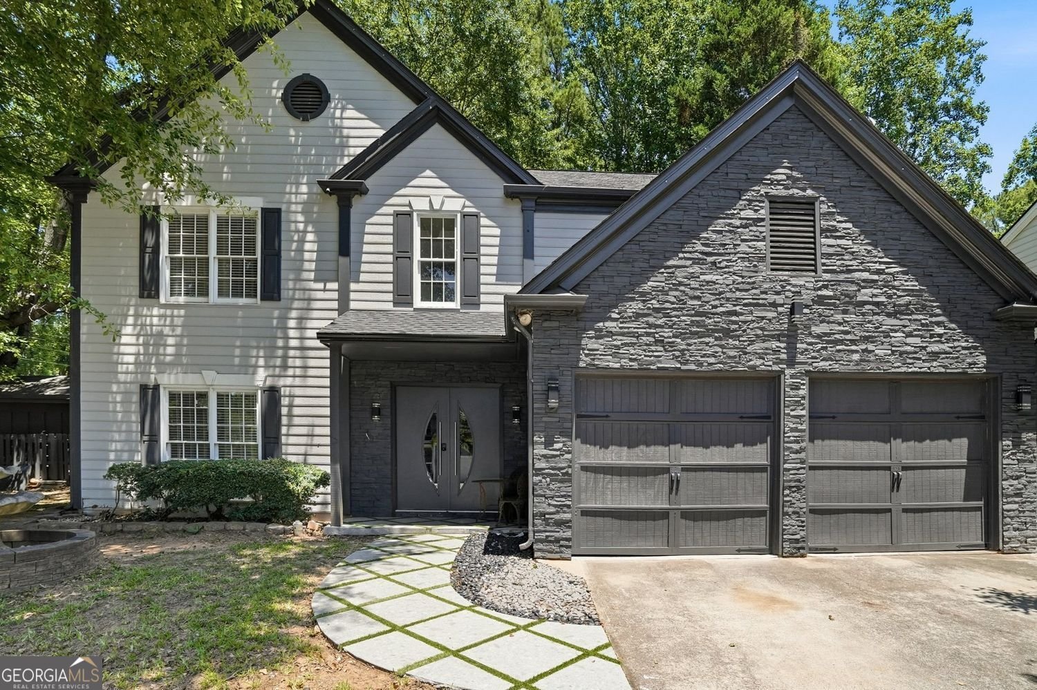 895 Eagle Creek Drive Lawrenceville - main photo