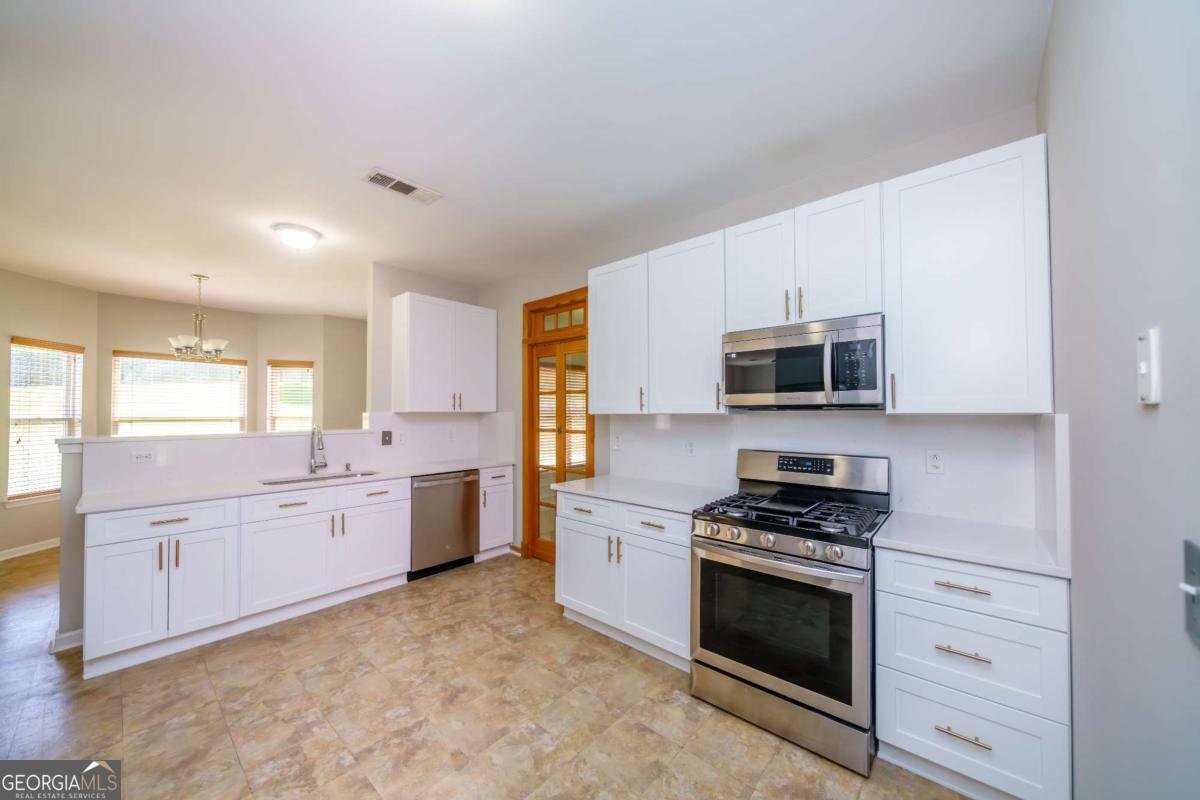 435 Rockbass Road Suwanee - Photo 7