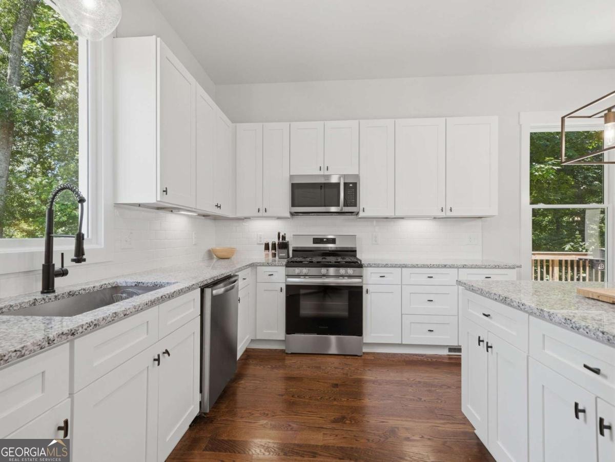 110 Old Avery Drive Canton - Photo 8