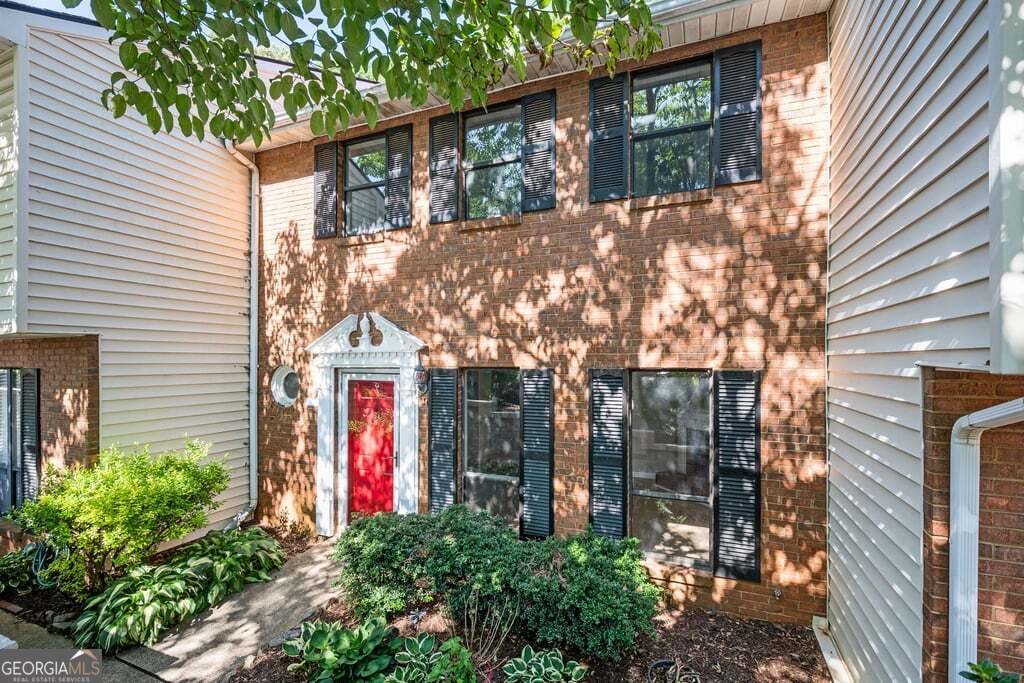 3190 Cape Circle Alpharetta - main photo