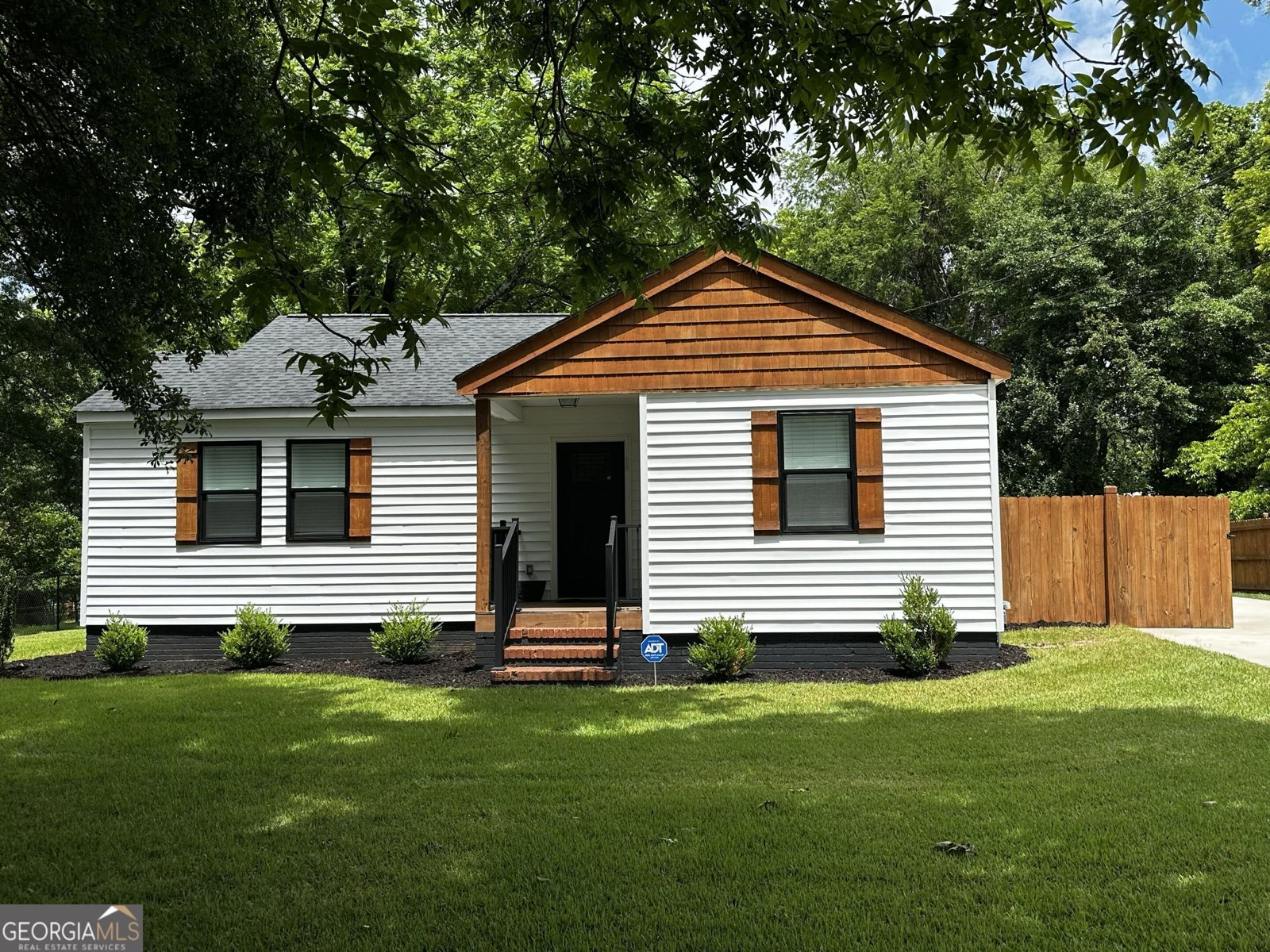 464 Adamson Avenue Carrollton - main photo