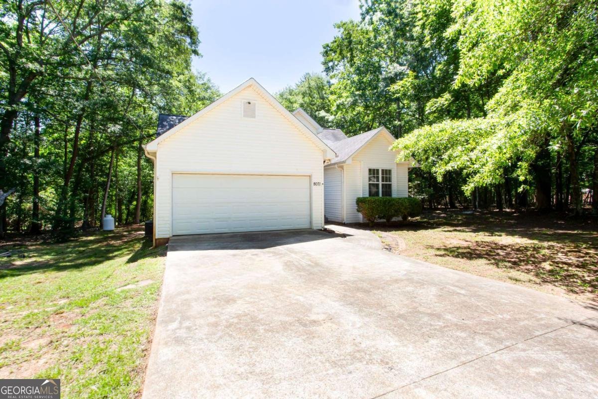 8071 Beachwood Drive Murrayville - main photo