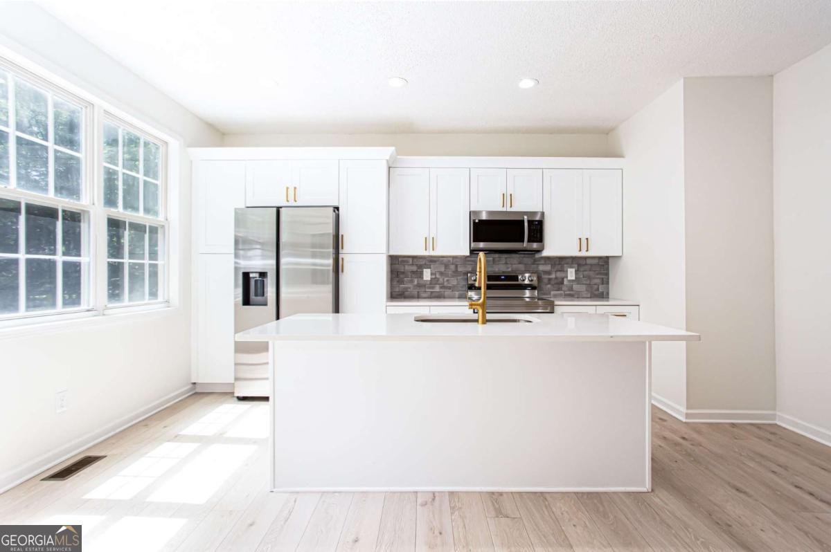 8071 Beachwood Drive Murrayville - Photo 12