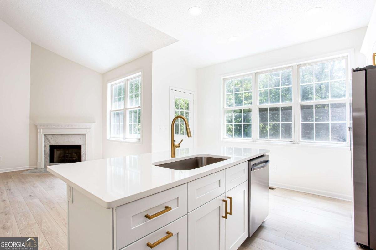 8071 Beachwood Drive Murrayville - Photo 14