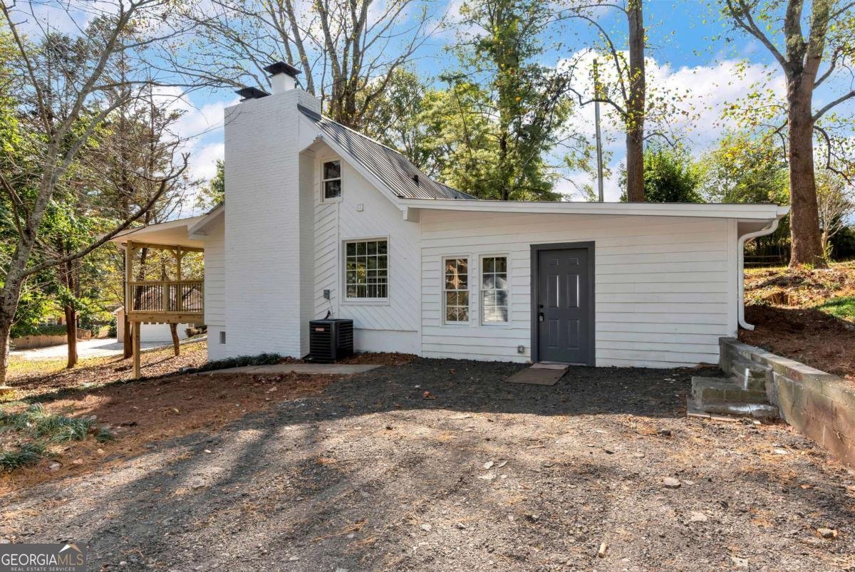 75 Lake Drive Dawsonville - main photo