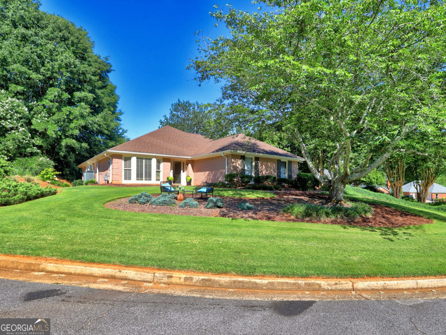 215 Hidden Meadow Drive Alpharetta - main photo