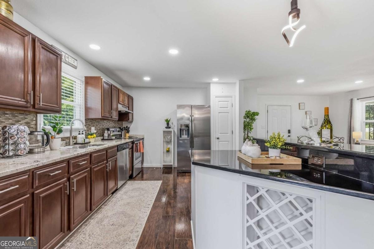 1085 Azalea Circle Marietta - Photo 6