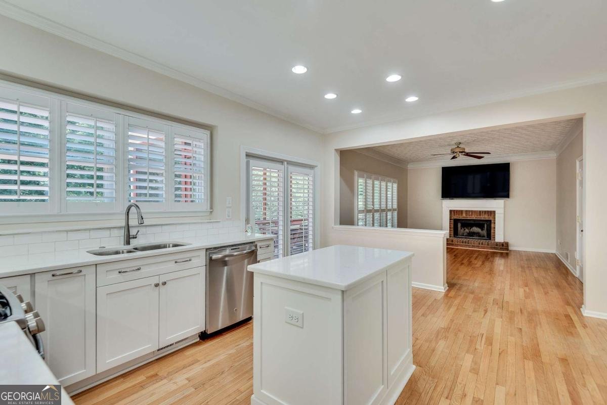 6551 Maid Marion Close Alpharetta - Photo 11