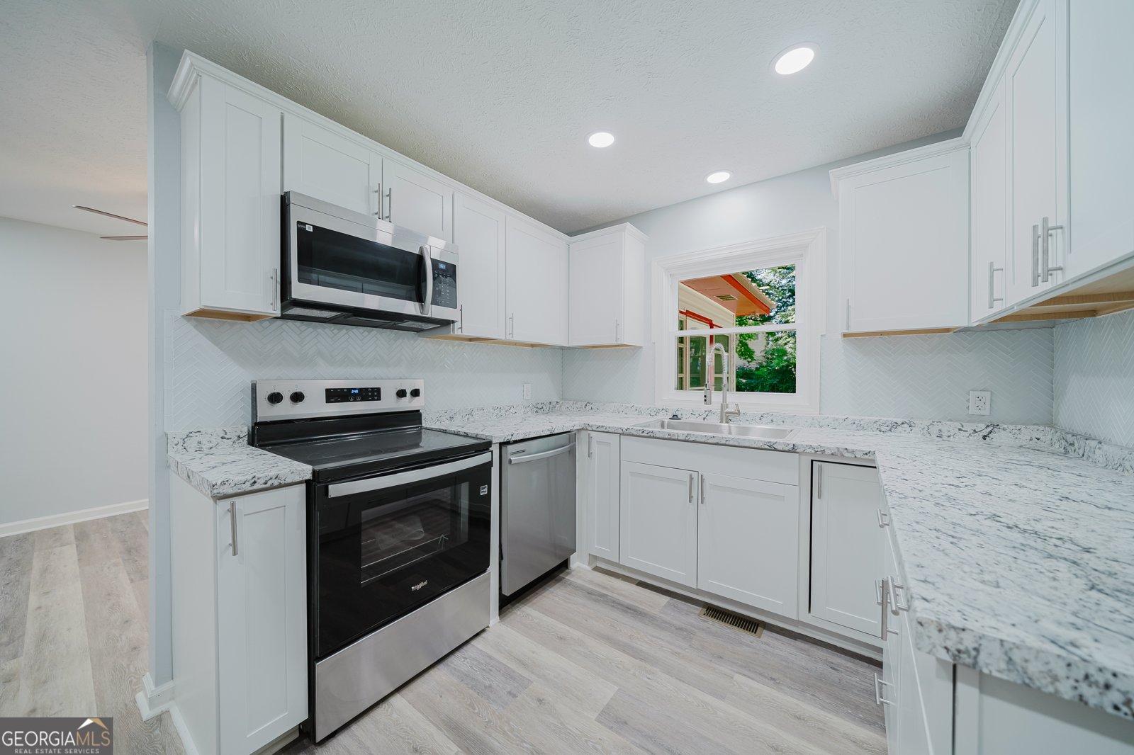 214 Oak Ridge Drive Byron - Photo 10