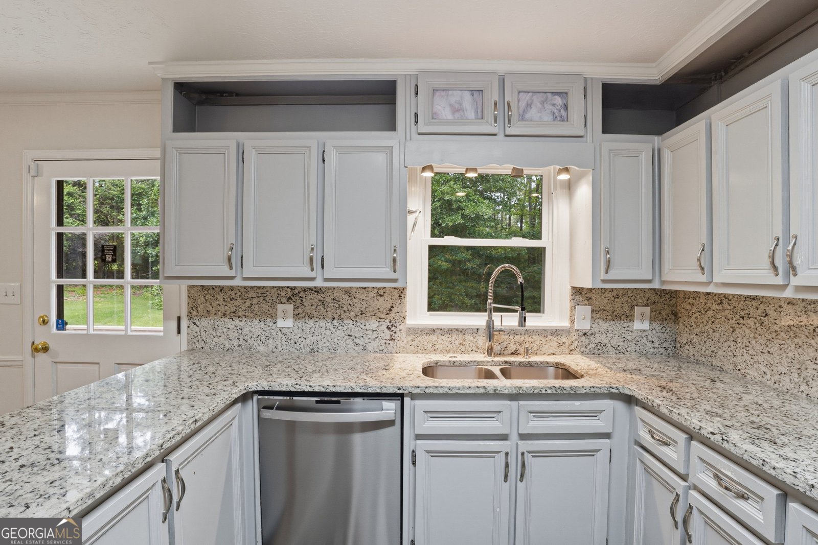 3839 Cotswold Drive Lilburn - Photo 8