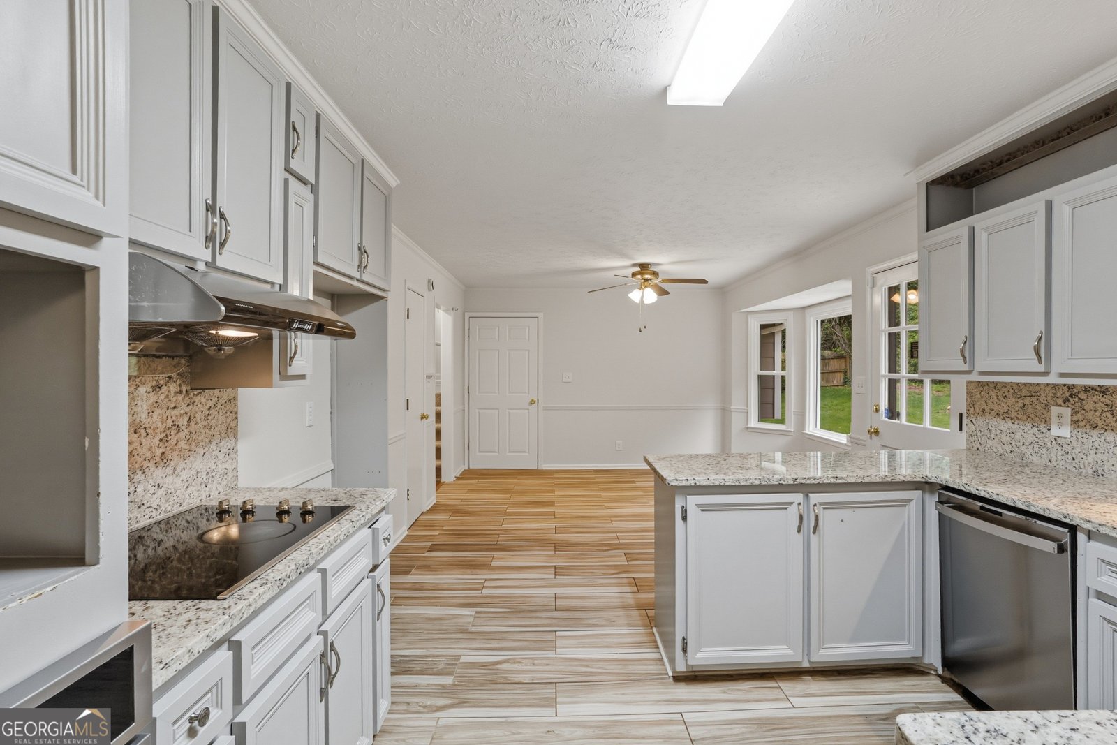 3839 Cotswold Drive Lilburn - Photo 9