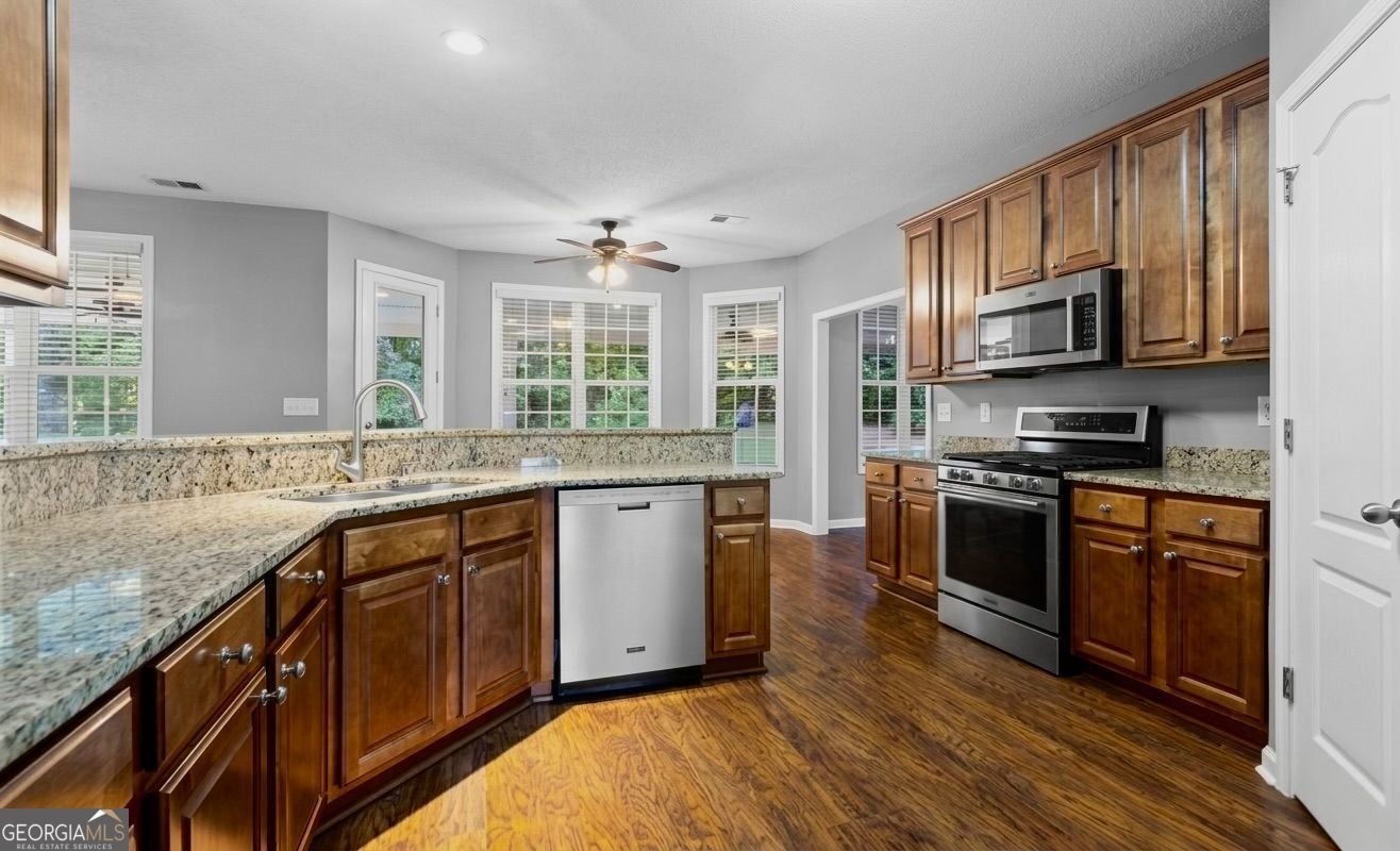 310 Persimmon Drive Sharpsburg - Photo 7