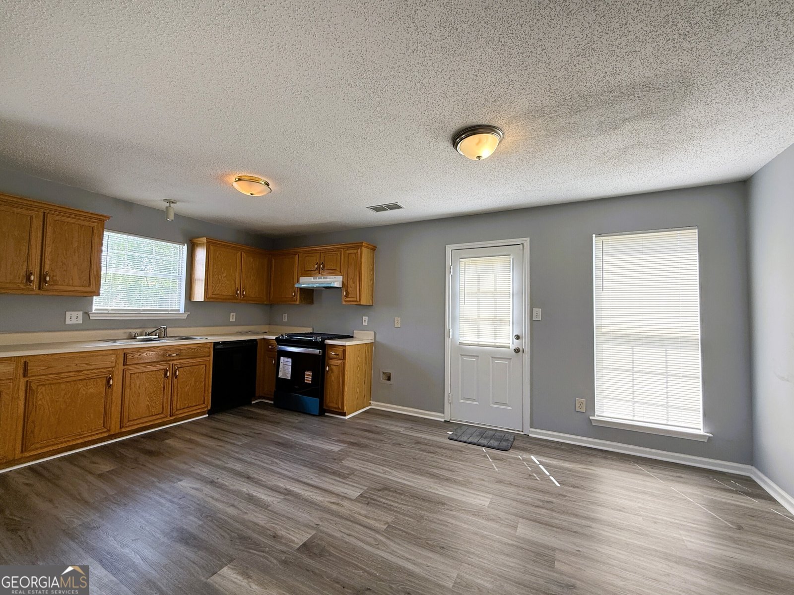 5684 Eagles Feather Lane Riverdale - Photo 10