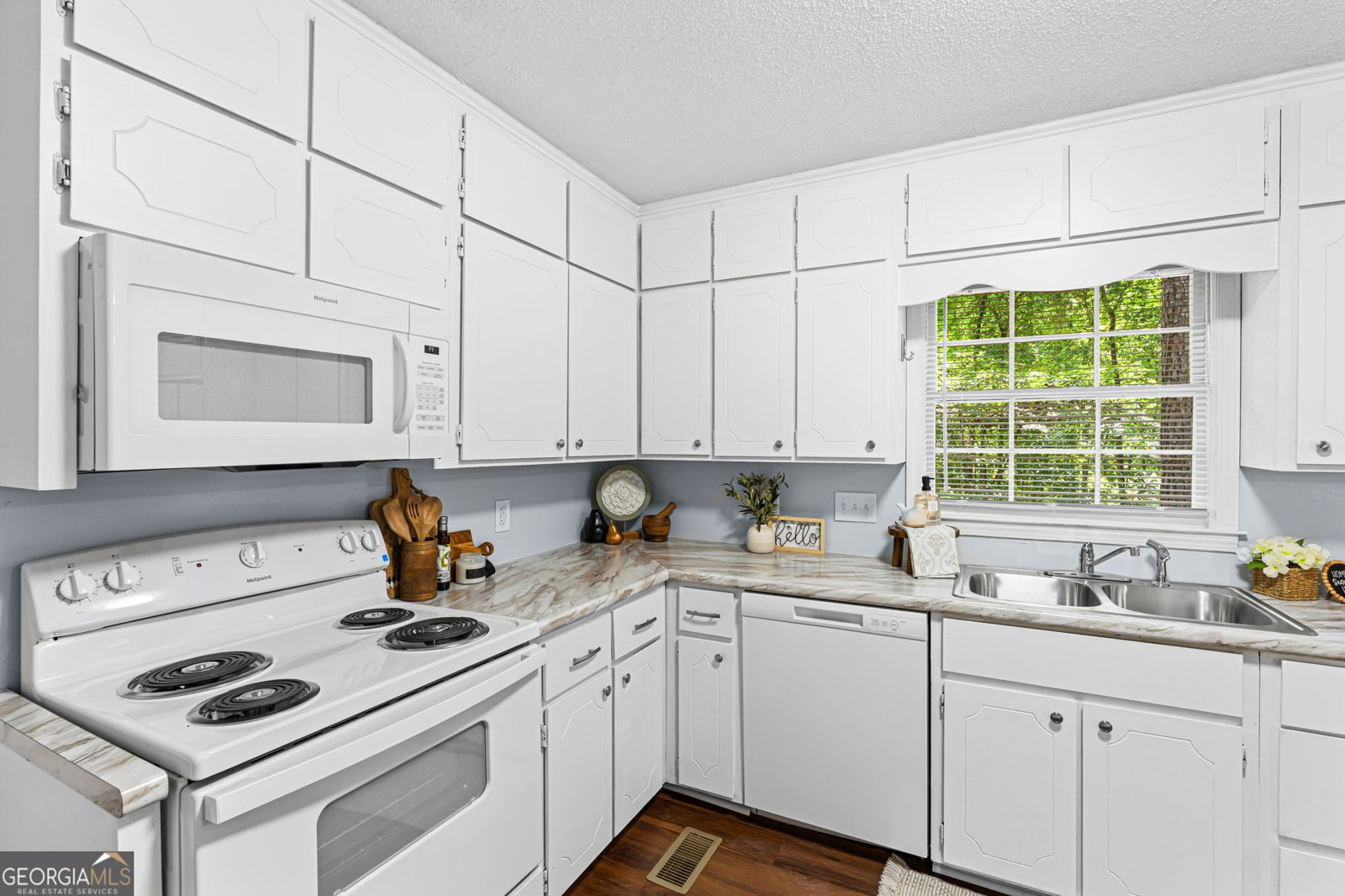 995 Roundtable Lane Macon - Photo 11