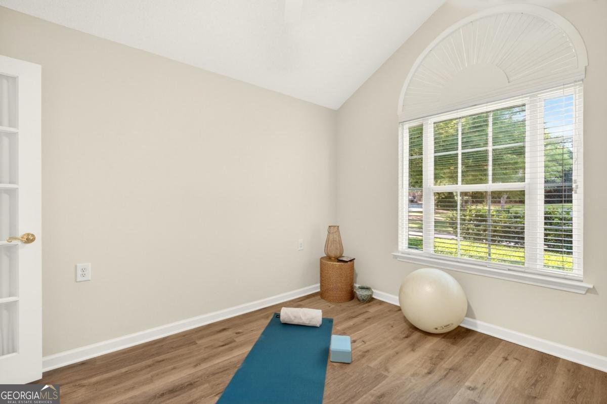 303 Village Lane Roswell - Photo 27