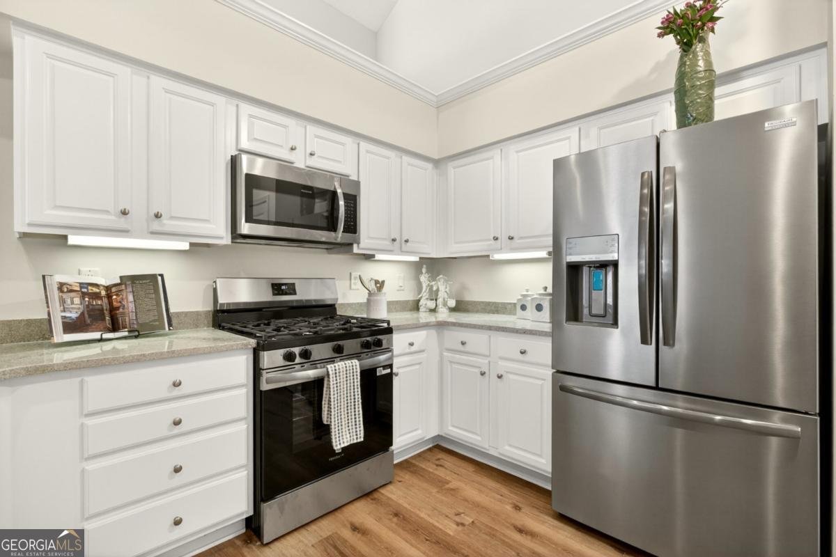 303 Village Lane Roswell - Photo 7