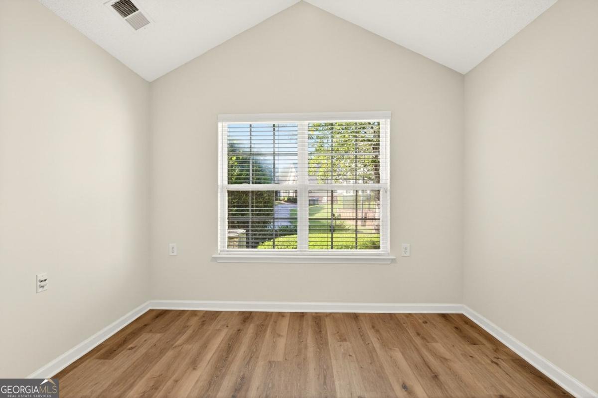 303 Village Lane Roswell - Photo 9