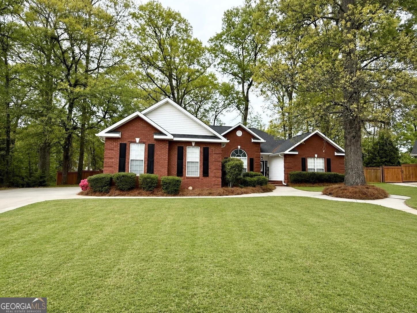 222 Santa Fe Trail Warner Robins - main photo